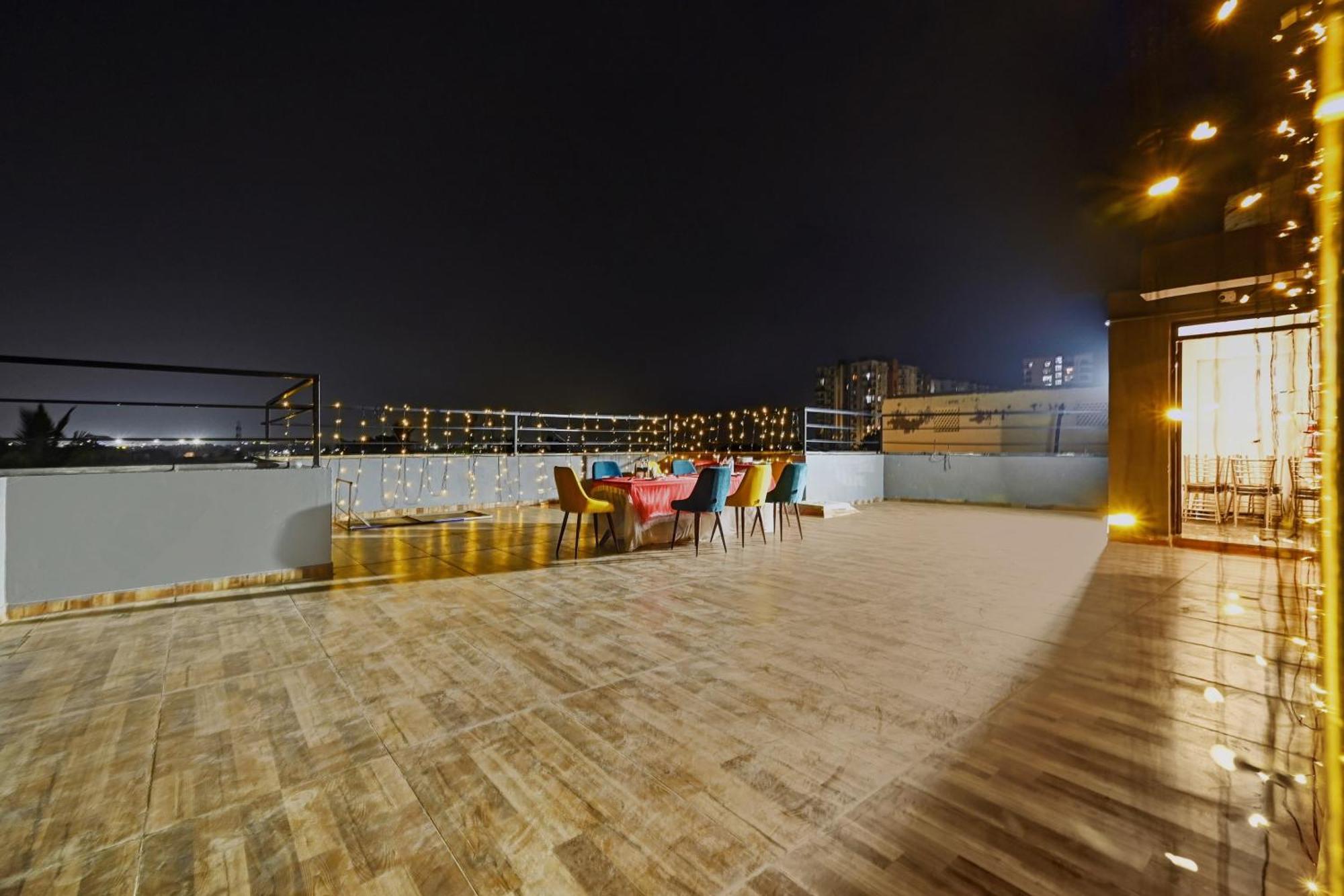 מלון Khandagiri Super Townhouse Oak Hillside Aqua מראה חיצוני תמונה