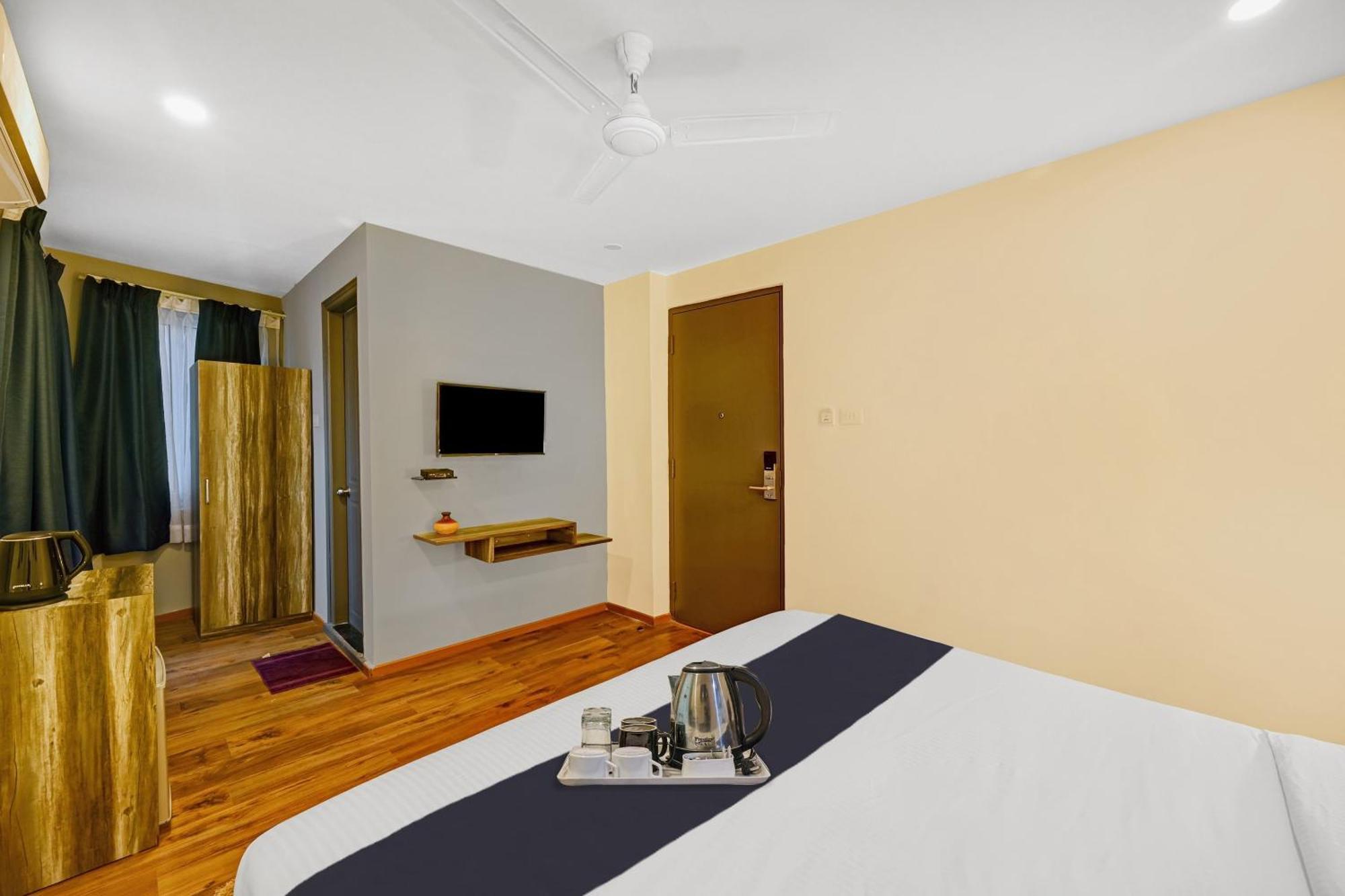 מלון Khandagiri Super Townhouse Oak Hillside Aqua מראה חיצוני תמונה