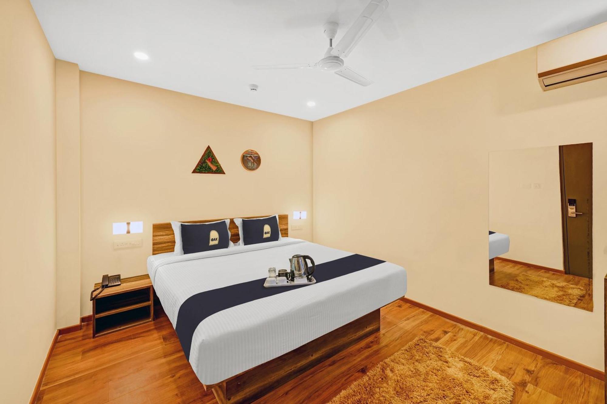 מלון Khandagiri Super Townhouse Oak Hillside Aqua מראה חיצוני תמונה