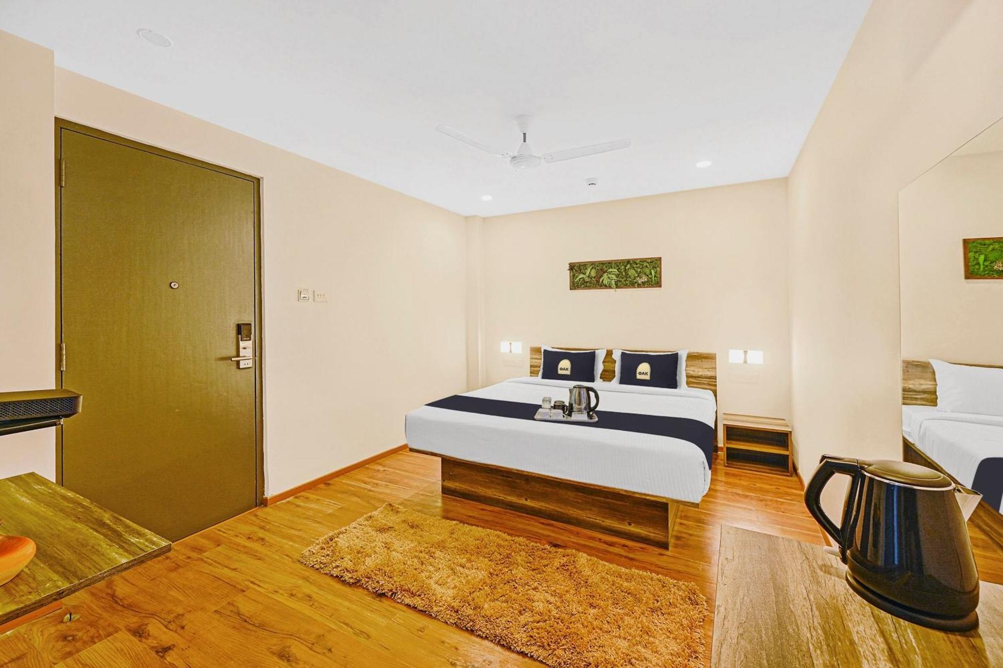 מלון Khandagiri Super Townhouse Oak Hillside Aqua מראה חיצוני תמונה