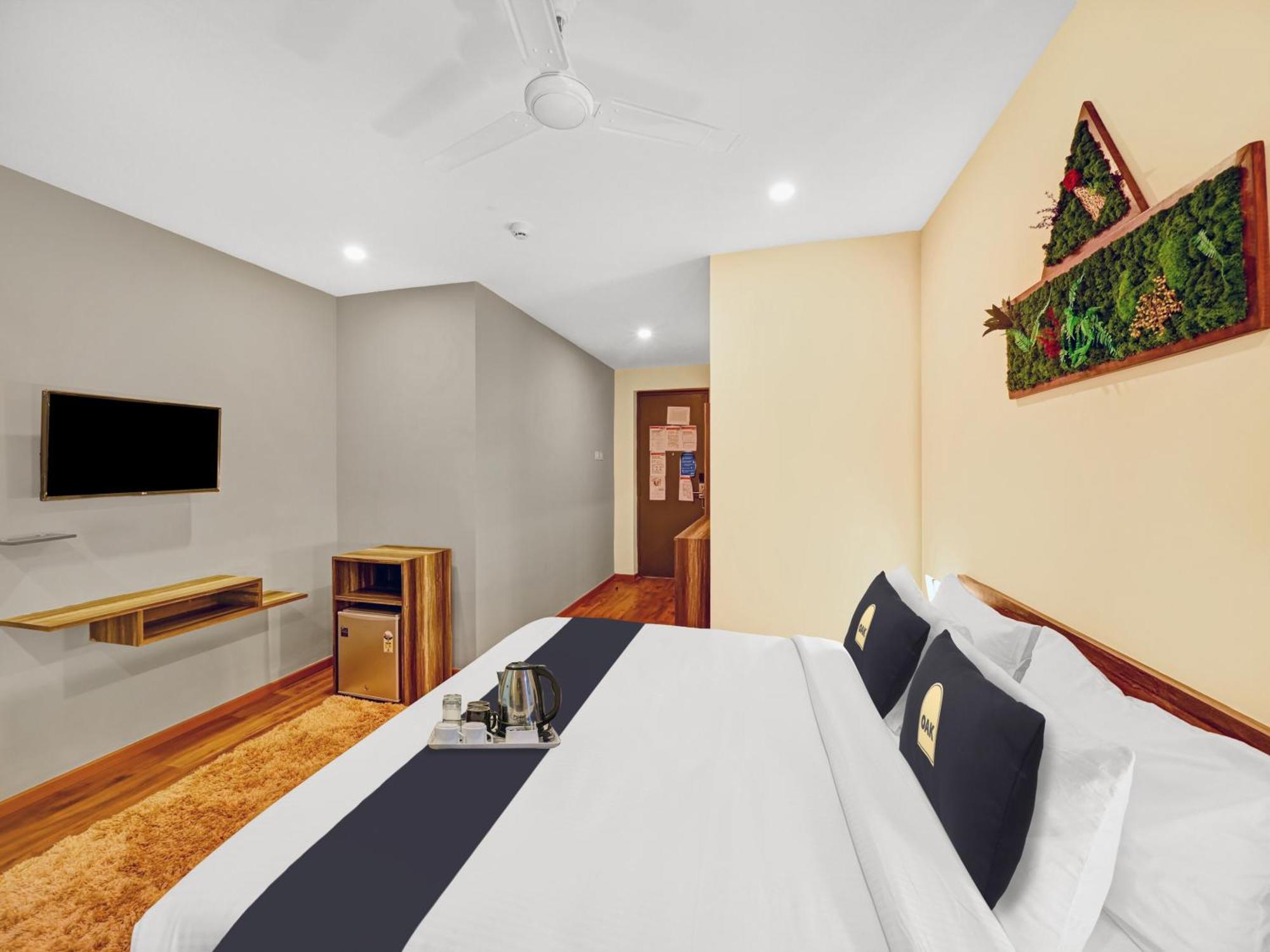 מלון Khandagiri Super Townhouse Oak Hillside Aqua מראה חיצוני תמונה